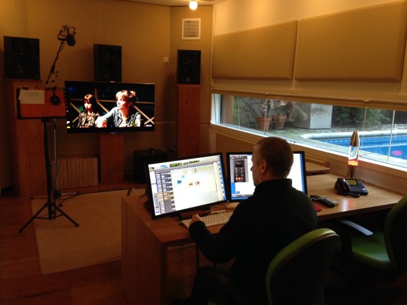 José Luís Díaz en la sala de montaje, en Tauro Digital.